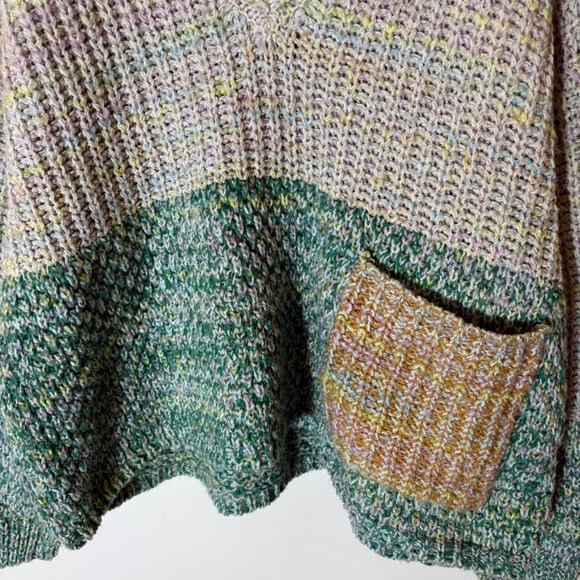 Kimchi Blue Space Station Cream Green Chunky V-Neck Sweater Size Medium - Picture 3 of 7